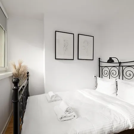 Wilaneska By Bookinghost שצ'צ'ין